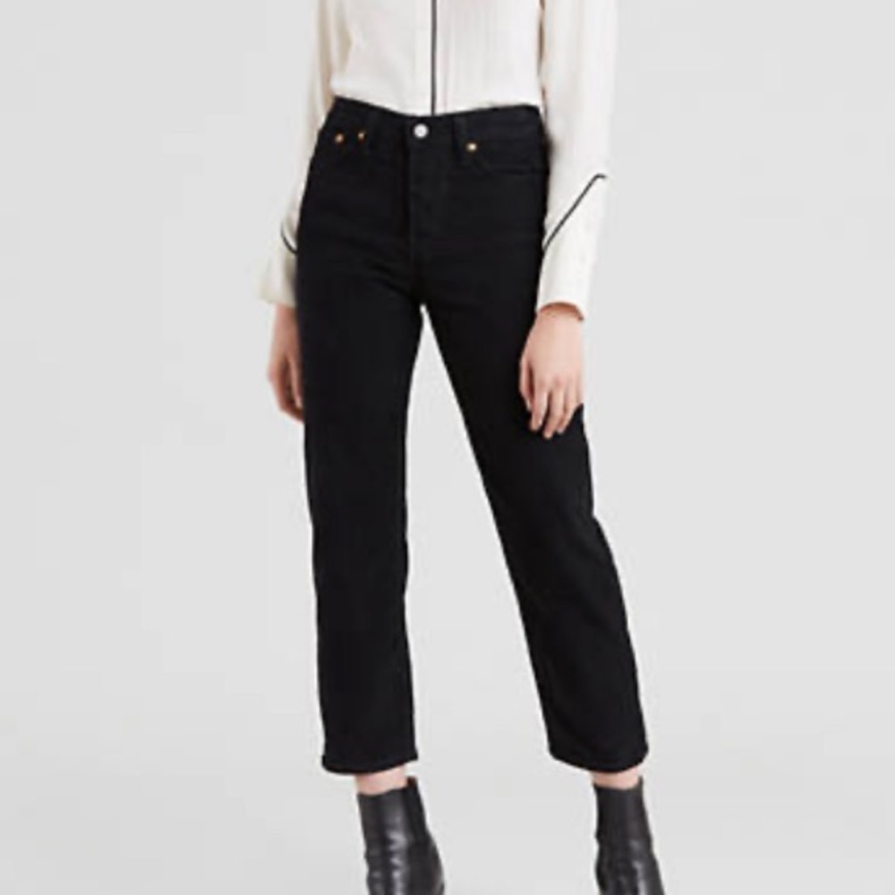 Levi’s Wedgie Corduroy Straight Black Pant